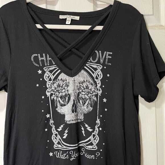 Express One Eleven Womens Skull T‎ Shirt Size XS  Criss Cross V Neck Grunge Goth - Picture 2 of 6